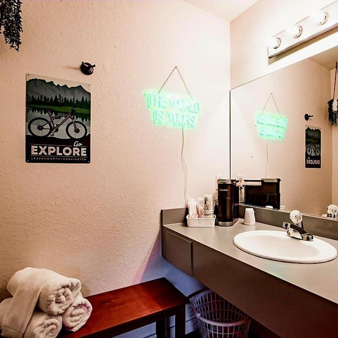 ליבנוורת' Evergreen Inn מראה חיצוני תמונה